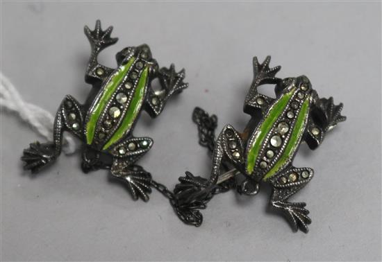A pair of silver enamel and marcasite frog brooches each 2.5cm.